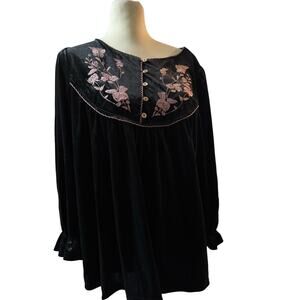 Umgee USA Embroidered Floral Velvet Top Blouse Black - NWT